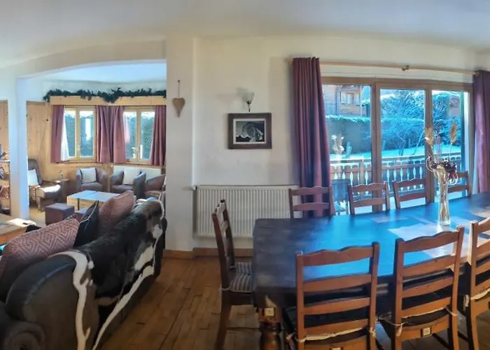 Catered Les Clochettes Hotel *